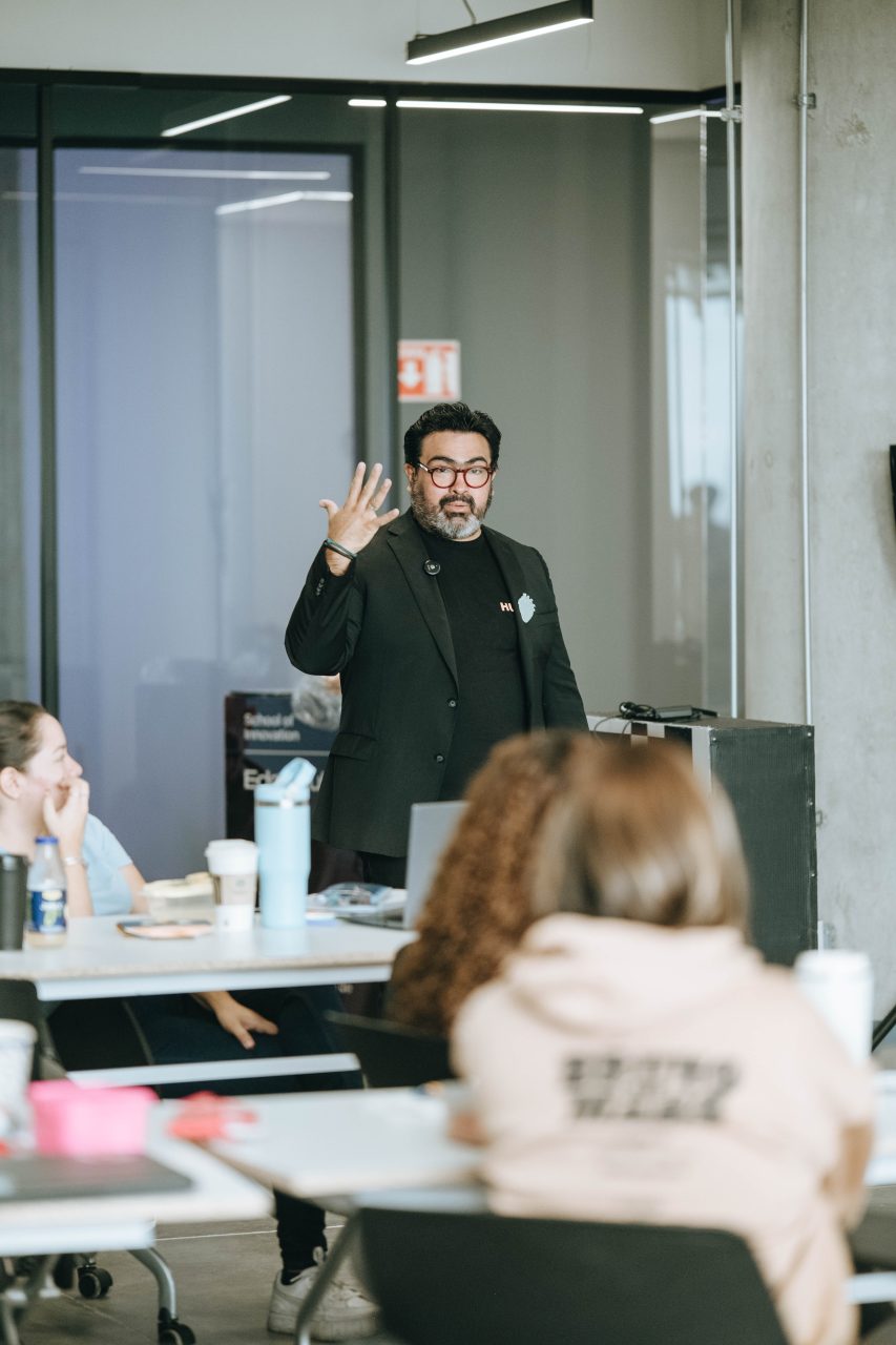 Manuel Meza, director senior de producto en Santillana Mx y mentor en EdgeHub.